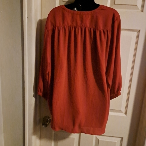 Flowy blouse 5/$25 - Picture 2 of 2